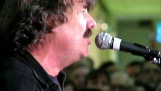 The still amazing BURTON CUMMINGS on I WILL PLAY A RHAPSODY