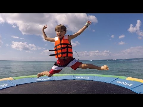 Jump, Dive, Splash - Water Fun and Kinder Sorpresa in Mexico