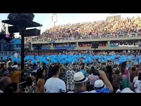 Felipe Coelho da Costa e bateria da escola de samba Portela 2020