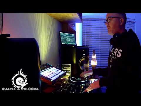 Studio Sessions: Melodic House Vibes #anjunadeep w/ DJ Scotty Q