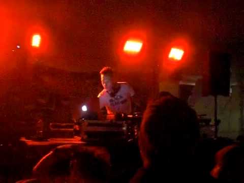 Klever at Bella Terra 2012-House Beat by Killed By Synth