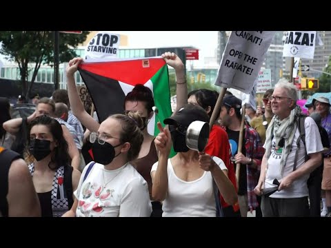 Pro-Palestinian protesters gather outside the UN amid starvation in Gaza | AFP
