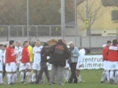 Ostbahn 11 vs. WSK, 5.11.2010, nach dem 6:1 Kantersieg des WSK