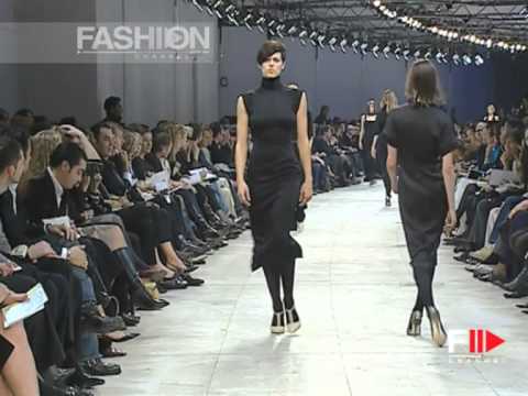 "Cerruti" Autumn Winter 2001 2002 3 of 3 Paris Pret a Porter by Fashion Channel