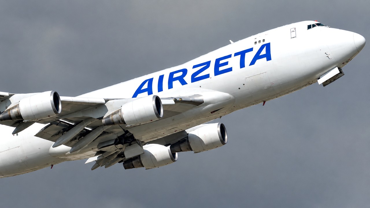 44 AIRPLANE TAKEOFFS & LANDINGS | EXTREME CLOSE-UP PLANESPOTTING | EU AIRPORTS