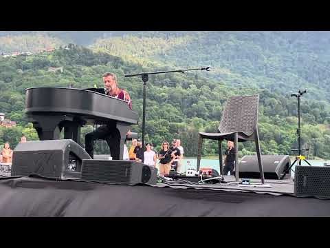 Daniele Silvestri - Amarsi Cantando