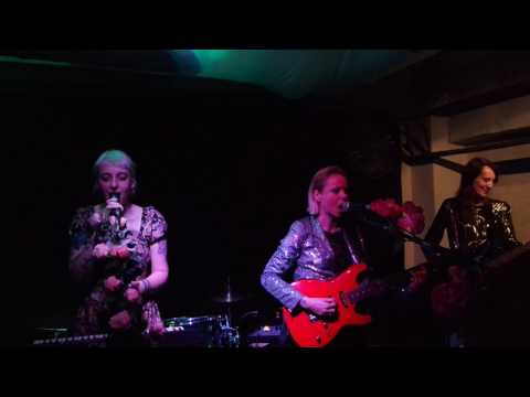 Wilcze Jagody - Tinder/Zamki na lodzie  (live@Klub CH25)