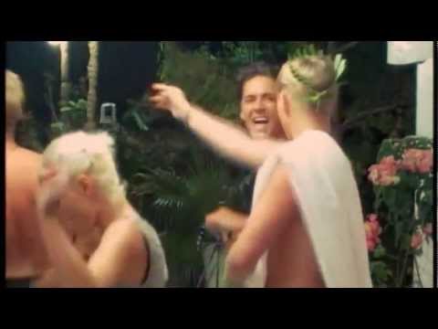 Paradise Hotel 2012 - Amalie tjekker ind