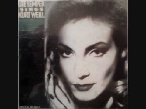 Ute Lemper sings Kurt Weill - Speak low