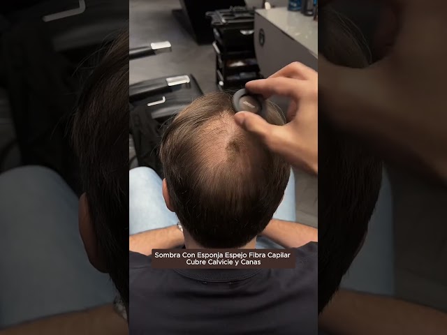 Vídeo relacionado con Retocador de Raíces en Polvo para Rayitas - Sombra para el Cabello, Corrector y Rellenador de Pelo para Hombres