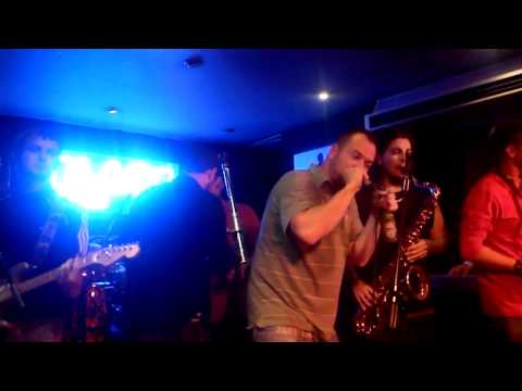 Charly efe con la Gangband