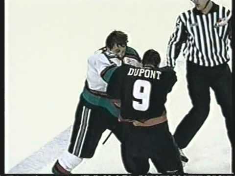 Luke Schenn vs Brodie Dupont