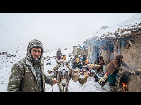 Surviving an Extreme Snowfall Day in One of Afghanistan’s Coldest Villages|Cooking & Morning Routine