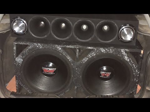 Tormento bordoada tocando De madrugada na rua com ela. 😈