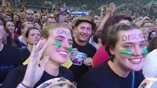 Pearl Jam Kraków End of the show, Yellow Ledbetter an tambourines for Green Disease Girls