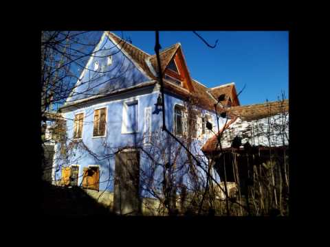 Muntii si casa in toamna HD