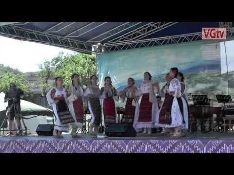 Mehedinți. Ansamblul ,,Mândruțele” de la Perieți, Olt la ziua comunei Balta