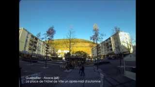 preview picture of video 'Guebwiller - Alsace (Haut-Rhin) : La place de l'Hôtel de Ville un après-midi d'automne'