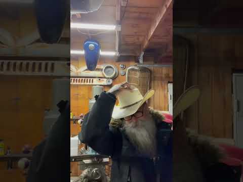 Stetson Gunfighter 10x box opening. Bomber’s Garage loves some Cowboy hats.