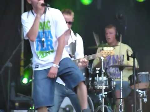 Star Guard Muffin - Jah Jah -  live Jarocin Festiwal 2011