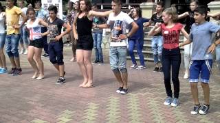 Formatia de dansuri populare Șerpoaica la repetiții