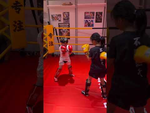 😂 2 vs 1 Muay Thai Challenge Goes Hilariously Wrong! | Funny Sparring Fail