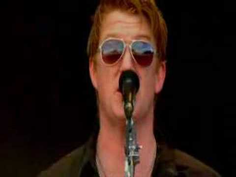 Queens Of The Stone Age - Monsters In The Parasol (RW07)