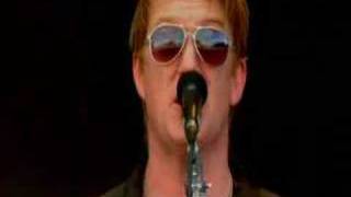 Queens Of The Stone Age - Monsters In The Parasol (RW07)