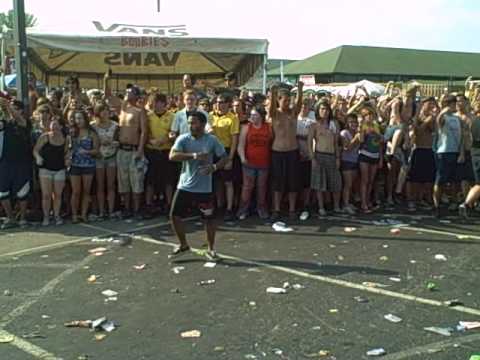 Bring Me The Horizon - Wall Of Death (Warped Tour Indianapolis Indiana 7-6-10) Pray For Plagues