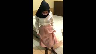 Download lagu cewek hijab buka baju mp3