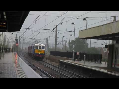86259 at Warrington with an 'Ilkley moor bah tat' horn 23/10/13