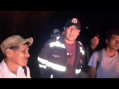 Interculturales de la FAECIC instalan bloqueo en el kilómetro 4 del municipio de Caranavi