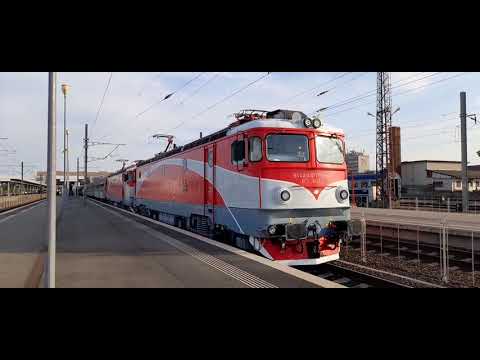 Trenul estival Banat Express in gara Arad cu dublã tracțiune !