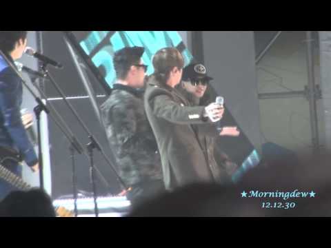 121230 FTIsland MBC가요 rehearsal - Hongki