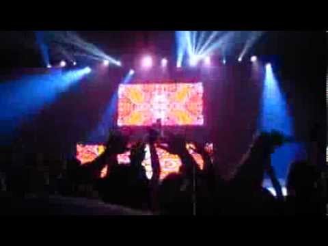 Steve Aoki - Boneless with cake throw live in Chicago 10/4/2013