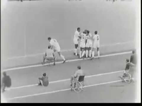 Toninho Guerreiro (Santos) - 10/09/1967 - Corinthians 1x2 Santos - 1 gol