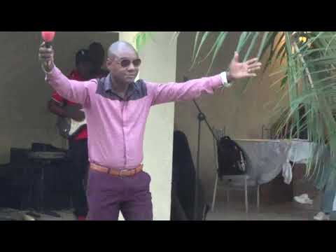 Ze maria Neto Show no Centro Recreativo de Cacuaco