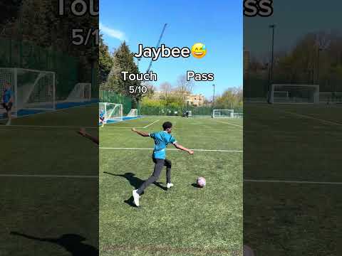 TOUCH AND PASS CHALLENGE 🤯🤯🤯 #football #footballshorts #soccer #soccershorts #futbol