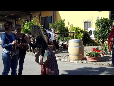 Valentina MONTONE & il suo gruppo - Tammurriata alli uno