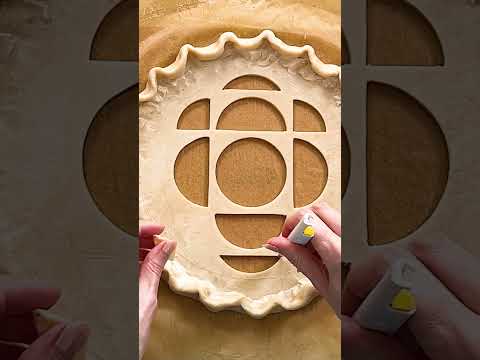 Bake a CBC Arts logo with pie artist Jessica Leigh Clark-Bojin