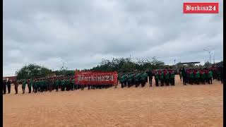 L'Hymne national entonné en chœur par les appelés en immersion patriotique obligatoire