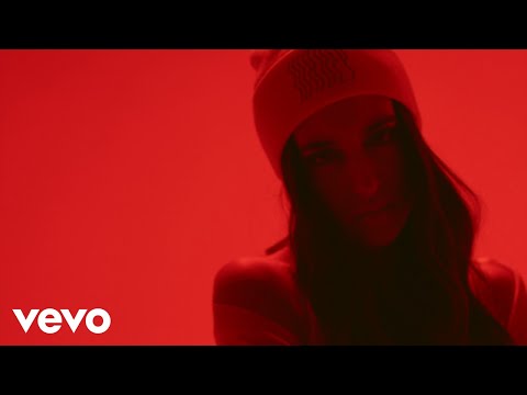 Nicole Favre - La Cagamos (Performance Video)