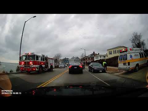 Car crash in Lynn Shore Drive!