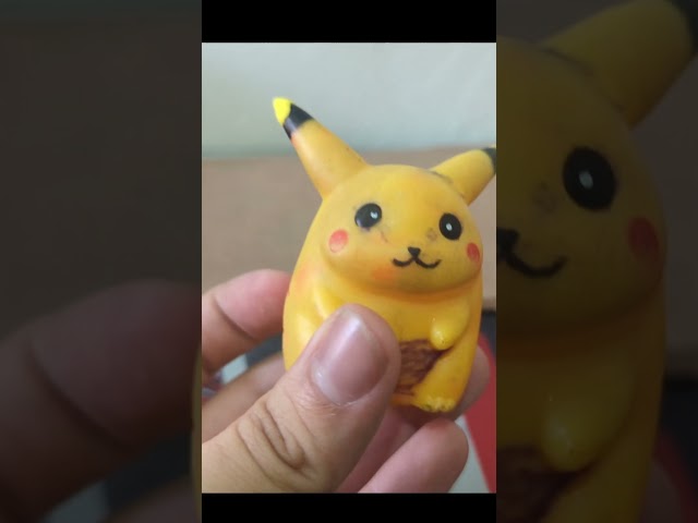 Vídeo relacionado con Pokémon Gorra Niño 3D Pikachu o Bulbasaur, Anime Gorras Infantiles Ajustable con Personaje de Peluche, Regalo para Niños (4-12 Años, Amarillo Pikachu)