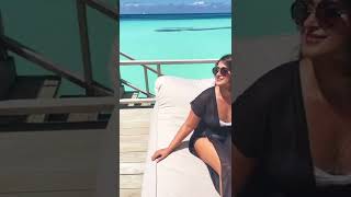 Ileana D'Cruz Hot Black Dress Nip Show | Ileana D'Cruz Sea Resort 4k Status | On vacation