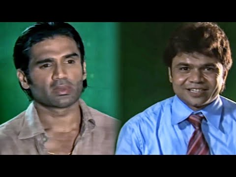 राजपाल यादव पॉलिसी बेचने आया है या सुनील शेट्टी को डराने आया  है