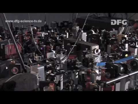 The Wave Hunters - 01: Expanded and Squeezed