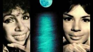 Moon River - Shirley Bassey