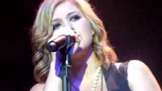 Kelly Clarkson - Chivas