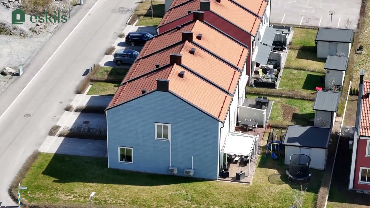 4 rum Radhus på Guldbaggevägen 2 Odlaren Eskilstuna kommun - video